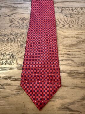 Chaps Red and Navy Geometric Silk Tie